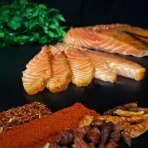 Le saumon fumé, épices basques et flocons de paprika - Tranchage scandinave - 100 G